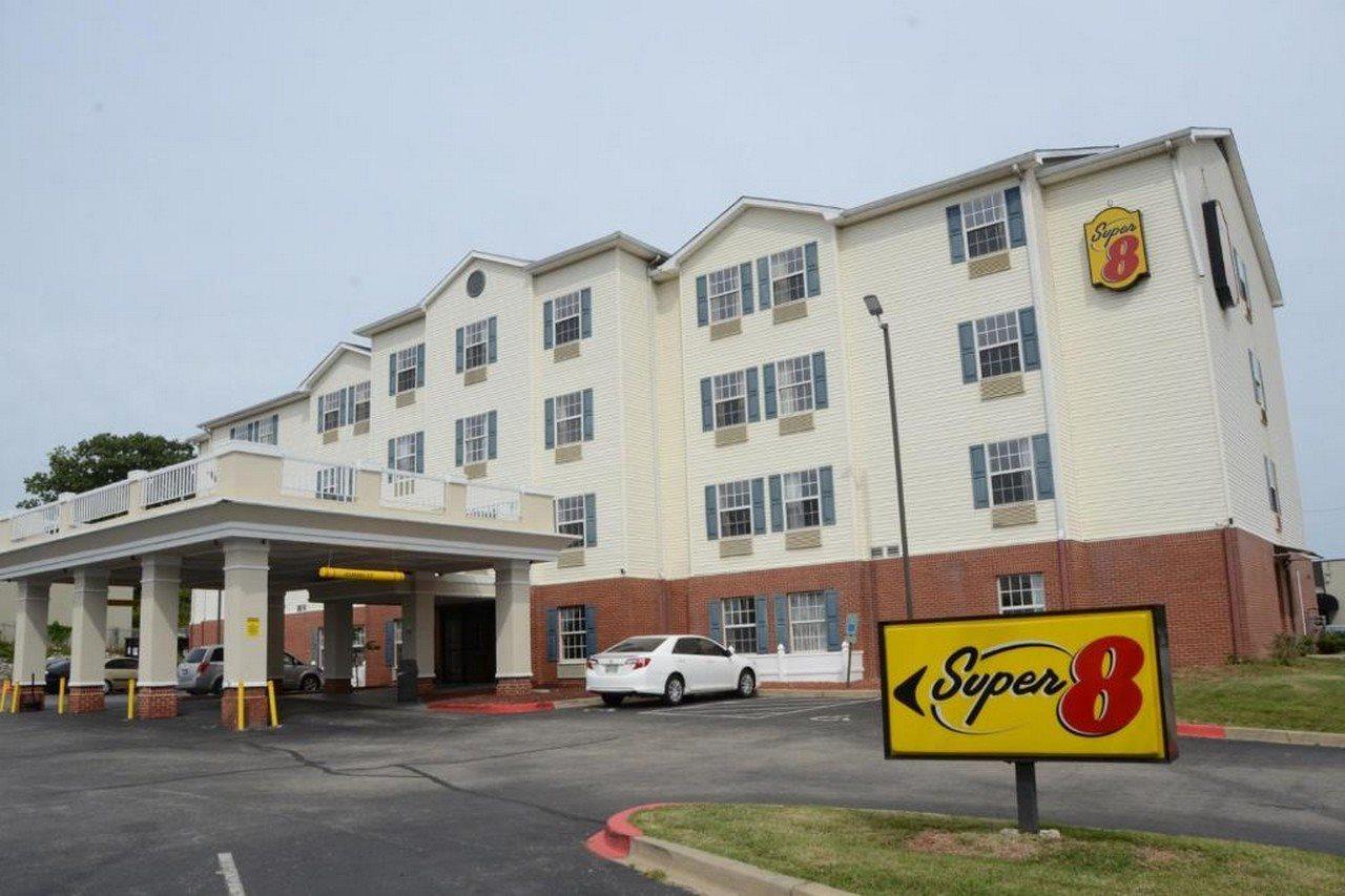 Super 8 By Wyndham Louisville/Expo Center Eksteriør bilde